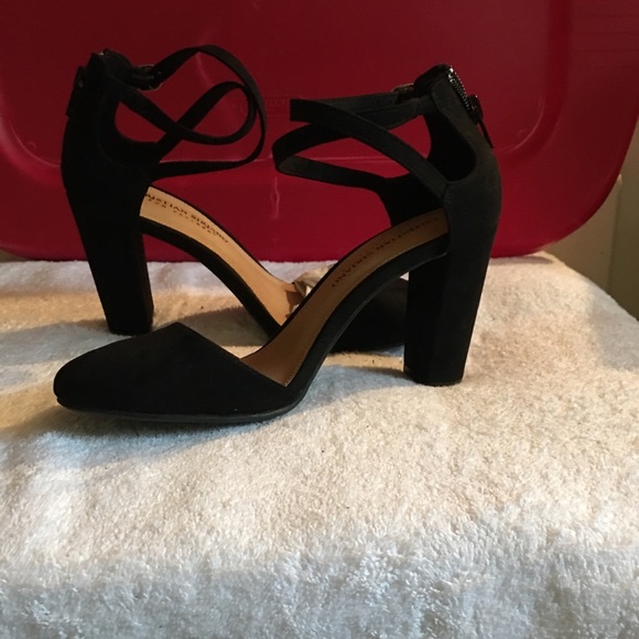 🌹🌹super cute NWT Black beauty zipper in back - Picture 3 of 6